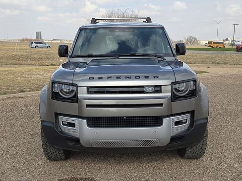 Used 2021 Land Rover Defender 110 SE image 8