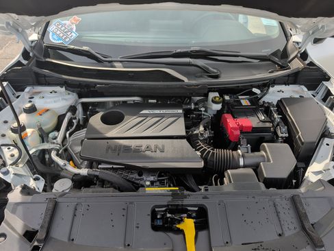 Used 2024 Nissan Rogue SV image 28