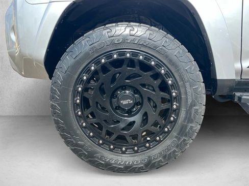 Used 2023 Toyota 4Runner TRD Off-Road Premium w/ Moonroof Package AWD/4WD image 24