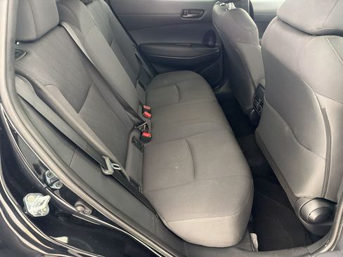 Used 2025 Toyota Corolla Cross LE FWD image 29