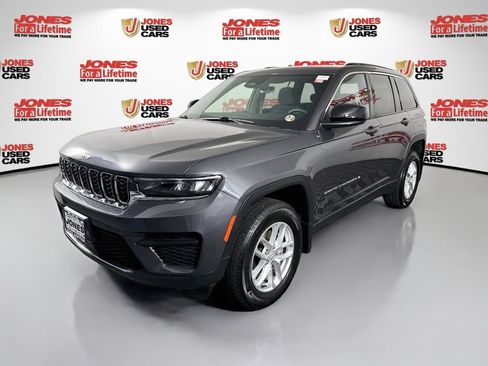 Used 2025 Jeep Grand Cherokee Laredo X AWD/4WD image 13