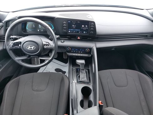 Used 2025 Hyundai Elantra Sport FWD image 9