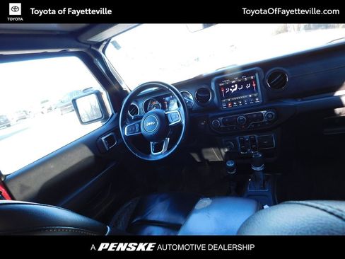 Used 2021 Jeep Gladiator Overland image 3