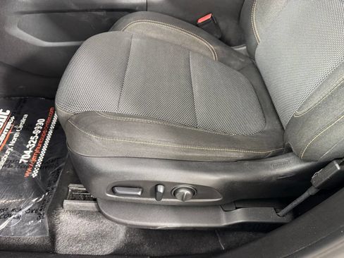 Used 2018 Chevrolet Traverse LT FWD image 11