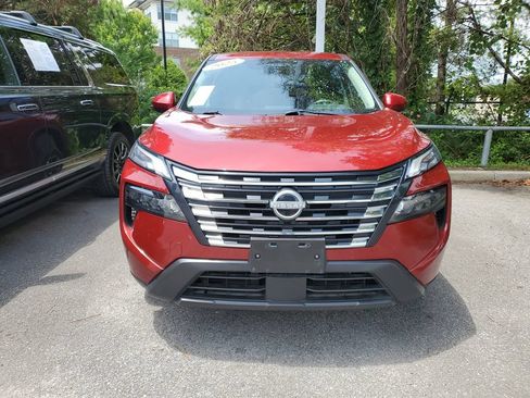 Certified 2025 Nissan Rogue SV AWD/4WD image 34