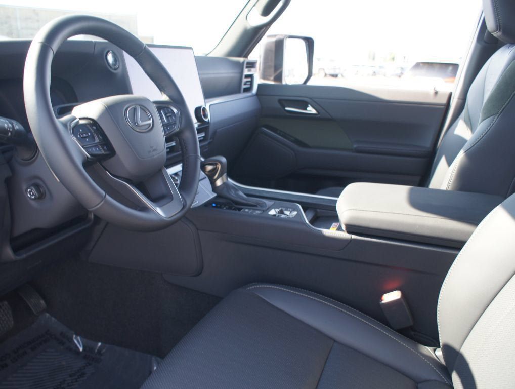 Used 2026 Lexus GX 550 AWD/4WD image 14