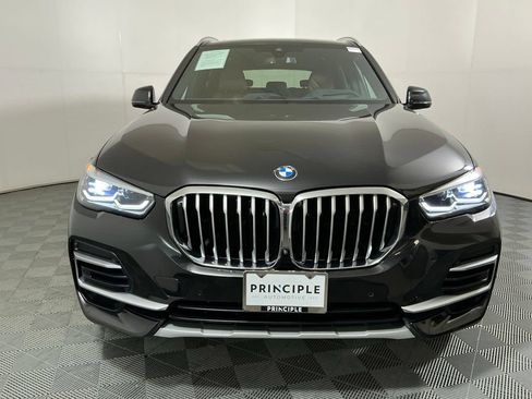 Certified 2023 BMW X5 xDrive40i w/ Luxury Seating Package AWD/4WD image 3