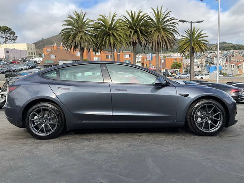 Used 2023 Tesla Model 3 Standard Range RWD image 3