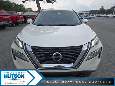 Used 2021 Nissan Rogue SV FWD image 3