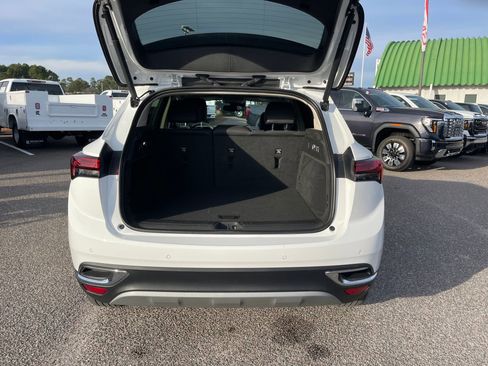 Used 2023 Buick Envision Essence image 25