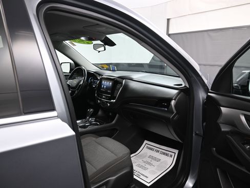 Used 2020 Chevrolet Traverse LT w/ LPO, Black Accent Package image 46