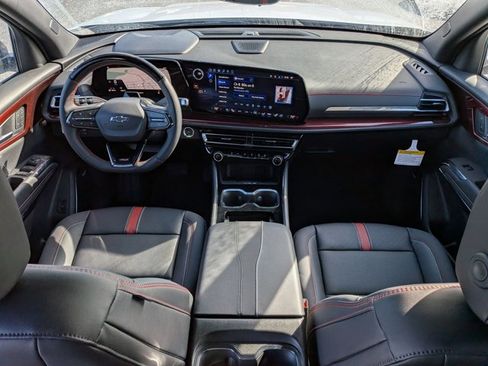 New 2026 Chevrolet Traverse RS w/ LPO, Floor Liner Package image 18