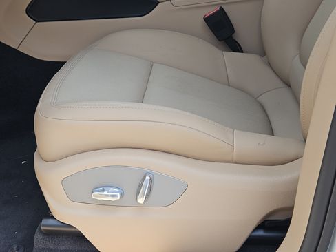 Certified 2026 Porsche Macan AWD/4WD image 24