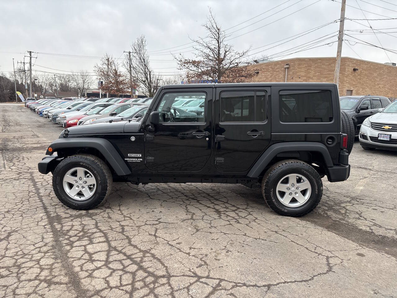 Used 2012 Jeep Wrangler Unlimited Sport AWD/4WD image 2