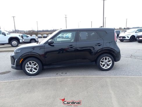 Used 2023 Kia Soul LX w/ LX Technology Package image 12