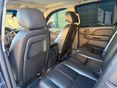 Used 2010 Chevrolet Avalanche LT w/ Regional Value Package image 27