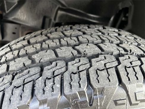 Used 2019 Jeep Wrangler Unlimited Sahara image 10