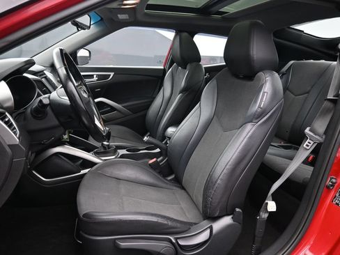 Used 2014 Hyundai Veloster w/ Style Package 02 FWD image 10