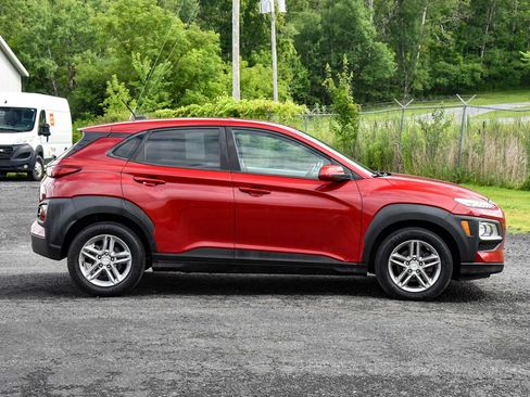 Used 2019 Hyundai Kona SE FWD image 2