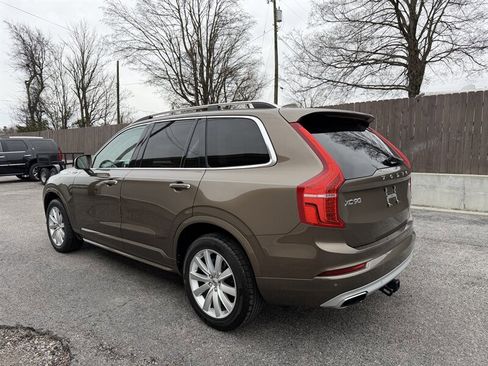 Used 2017 Volvo XC90 T5 Momentum image 8