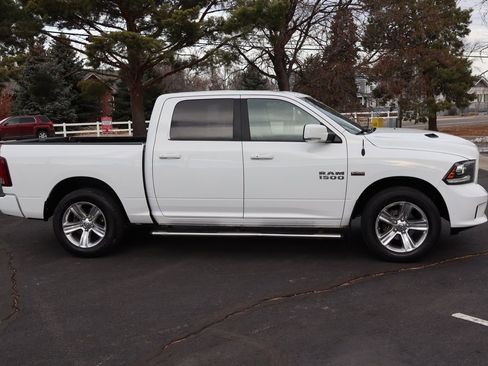 Used 2017 RAM 1500 Sport image 3