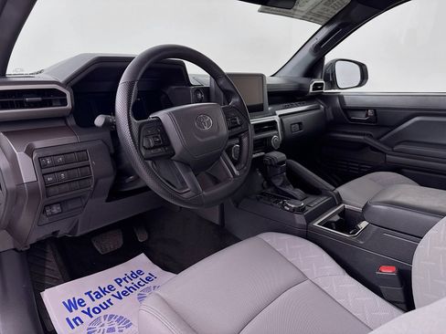Certified 2025 Toyota Tacoma SR5 AWD/4WD image 9