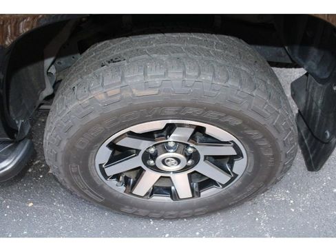 Used 2018 Toyota 4Runner TRD Off-Road Premium image 8