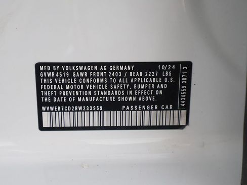 Used 2024 Volkswagen Golf R AWD/4WD image 57
