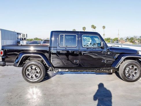 New 2026 Jeep Gladiator Sport AWD/4WD image 13