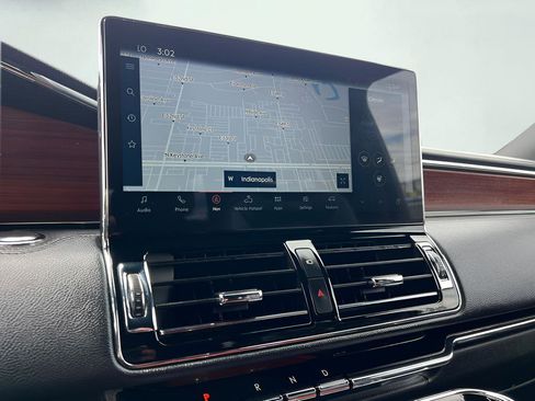 Used 2023 Lincoln Navigator 4WD image 59