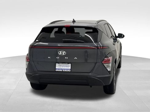 Used 2024 Hyundai Kona SEL w/ Convenience Package FWD image 7