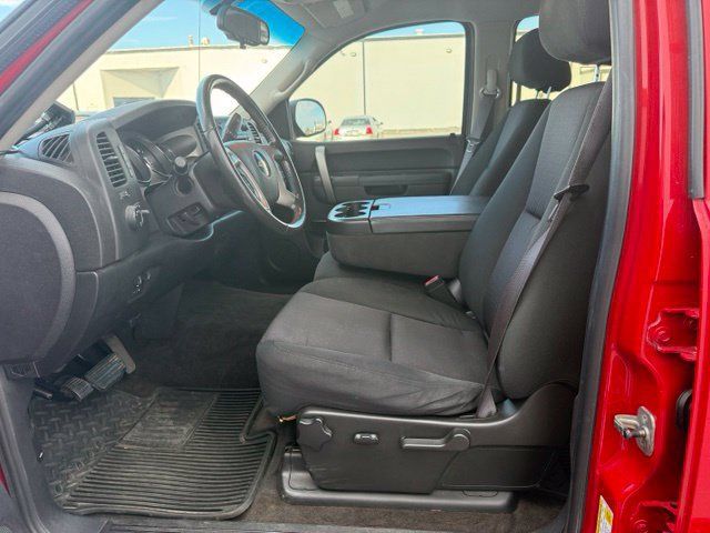Used 2011 Chevrolet Silverado 2500 LT w/ Interior Plus Package AWD/4WD image 29