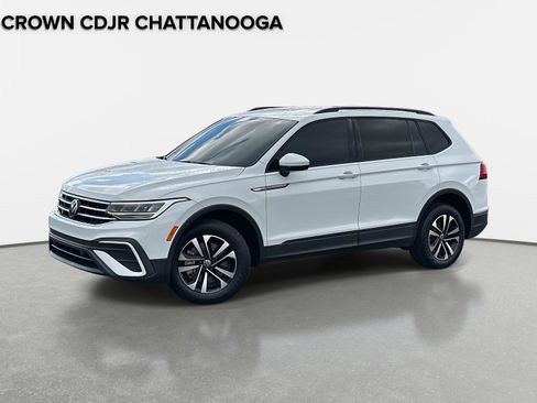 Used 2022 Volkswagen Tiguan S image 1