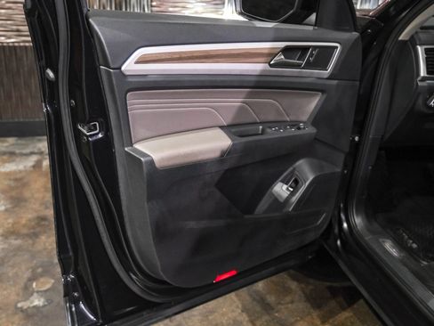 Used 2021 Volkswagen Atlas SEL AWD/4WD image 39