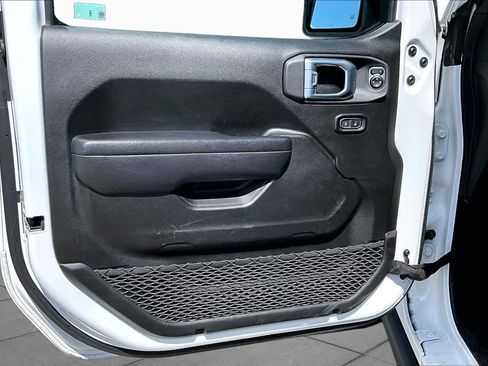 Used 2025 Jeep Wrangler Unlimited Rubicon AWD/4WD image 22