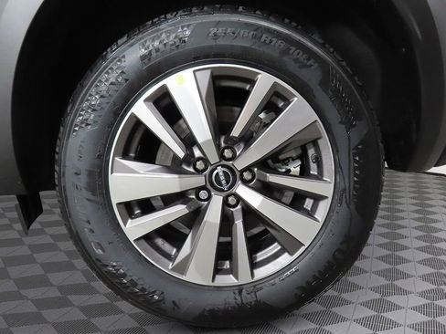 New 2026 Nissan Pathfinder SL image 9