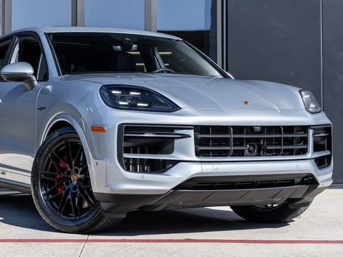 New 2026 Porsche Cayenne S image 9