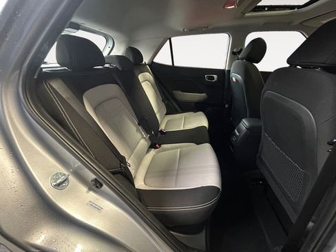 Certified 2025 Hyundai Venue SEL image 11