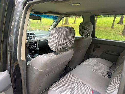 Used 2002 Nissan Frontier SE AWD/4WD image 68