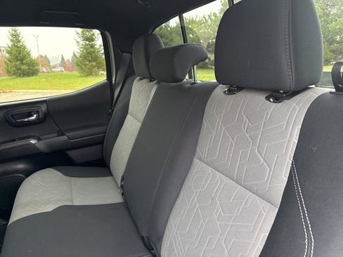 Used 2023 Toyota Tacoma TRD Off-Road image 28