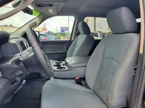Used 2017 RAM 1500 Express w/ Black Ram 1500 Express Group AWD/4WD image 5