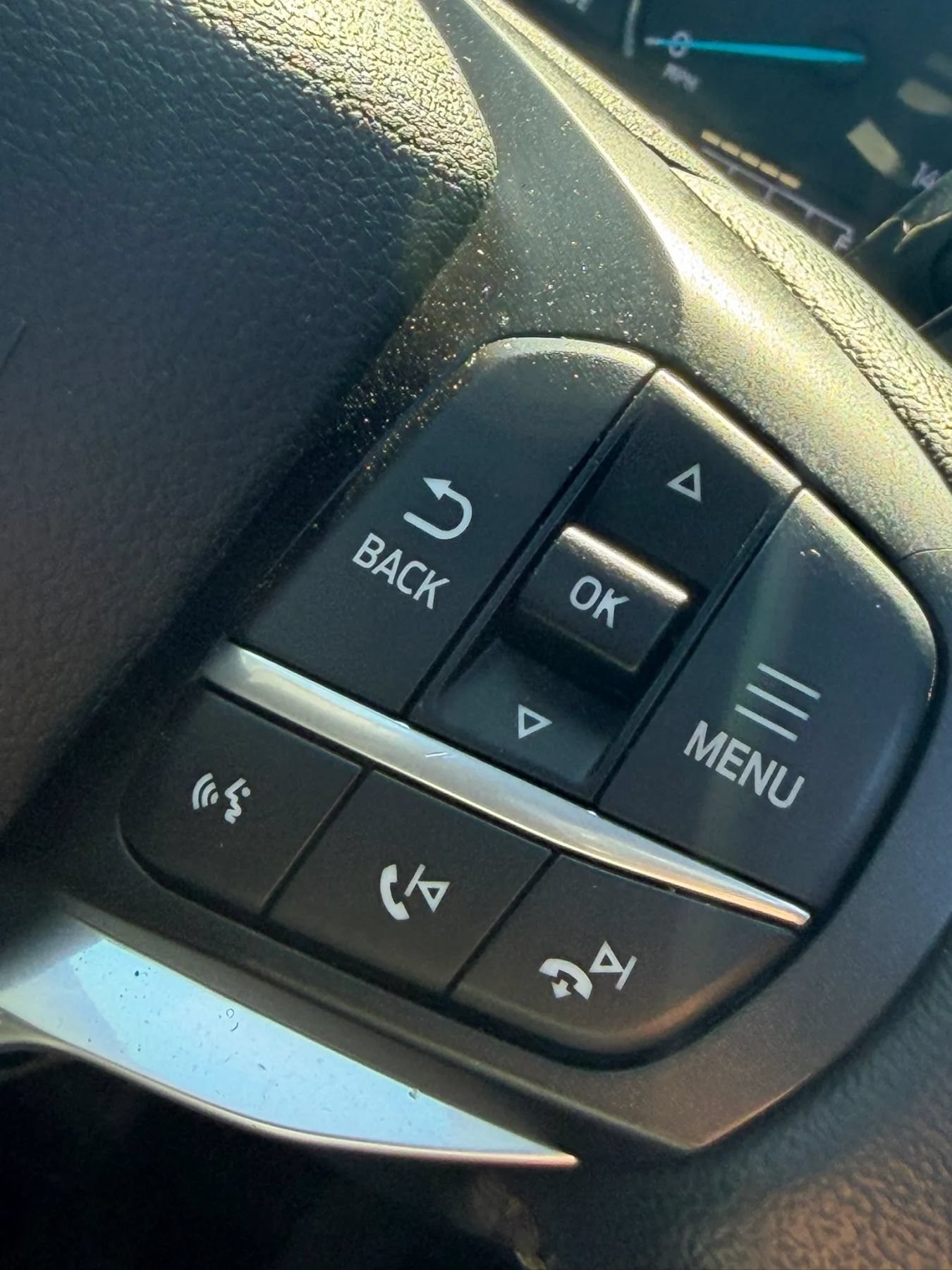 Used 2020 Ford Explorer Limited AWD/4WD image 16