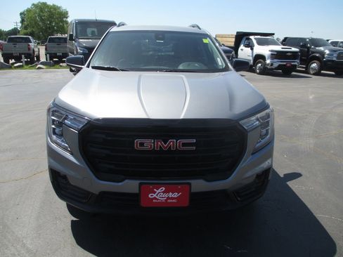 Used 2023 GMC Terrain SLT w/ Elevation Edition FWD image 13