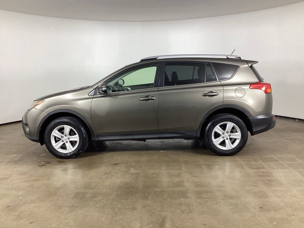 Used 2014 Toyota RAV4 XLE AWD/4WD image 8
