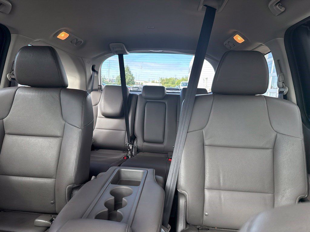 Used 2016 Honda Odyssey Touring image 14