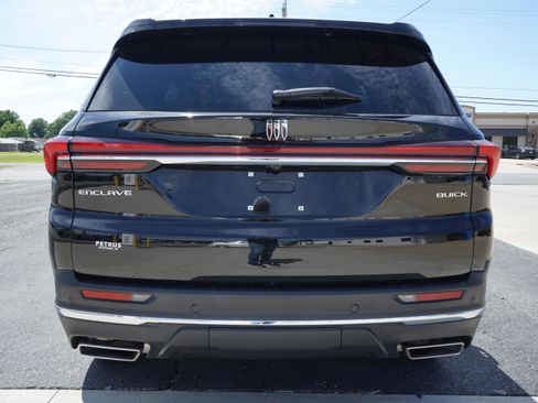 Used 2025 Buick Enclave Preferred FWD image 4