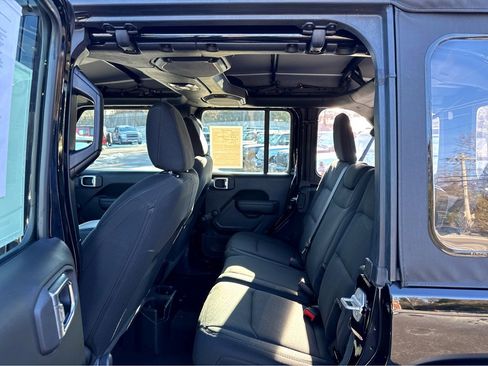 Certified 2022 Jeep Wrangler Unlimited Sport image 10