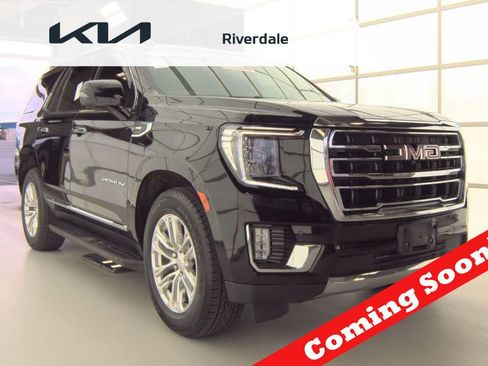 Used 2023 GMC Yukon SLT w/ SLT Premium Package image 1