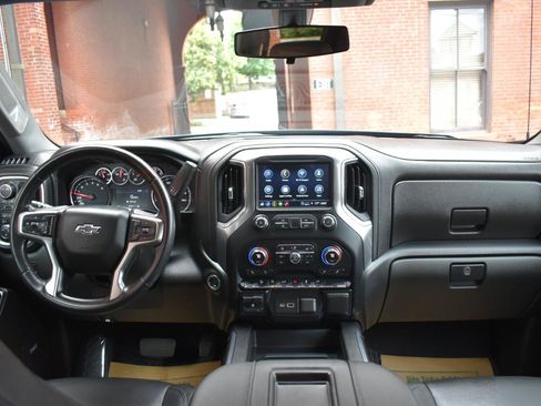 Used 2021 Chevrolet Silverado 1500 LT Trail Boss w/ Convenience Package II AWD/4WD image 21
