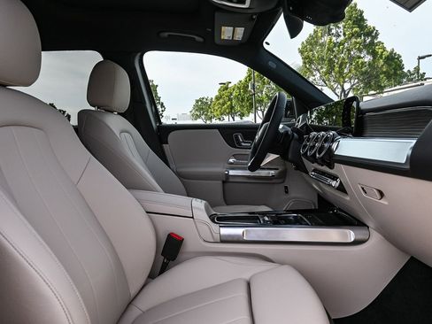 New 2026 Mercedes-Benz GLB 250 image 16